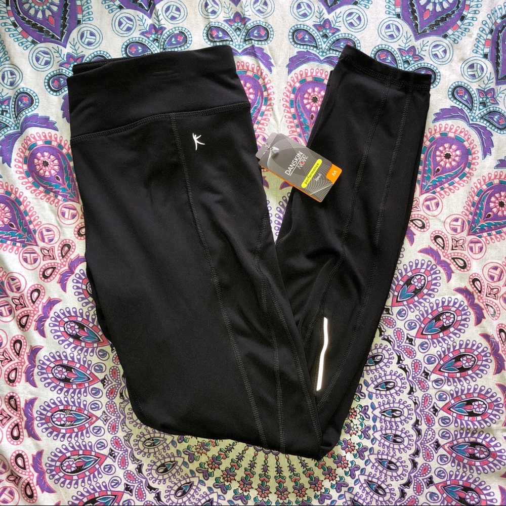 black workout leggings